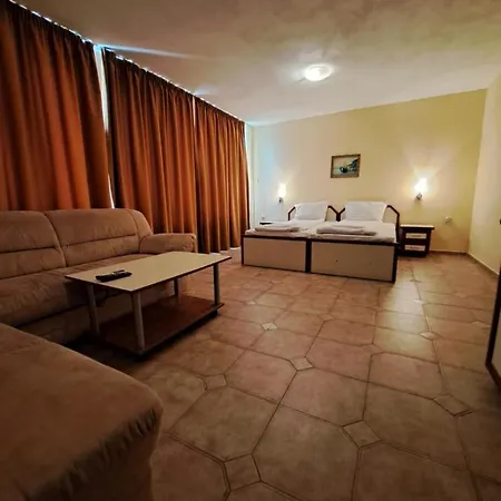 Polikseni Guest house