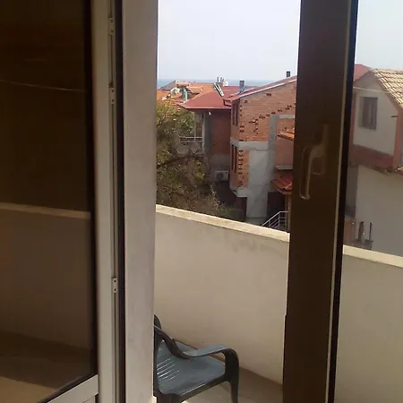 Polikseni بيت ضيافة