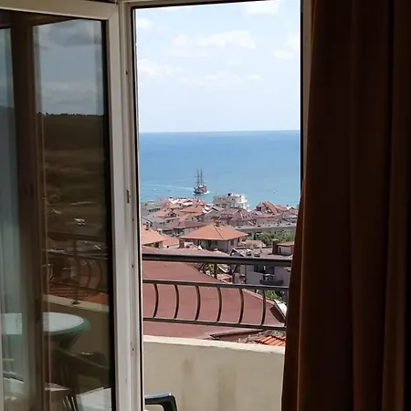 بيت ضيافة Polikseni *