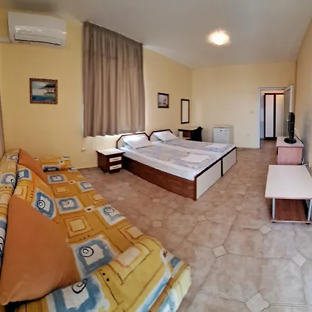 Polikseni Guest house