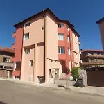 Polikseni בית הארחה